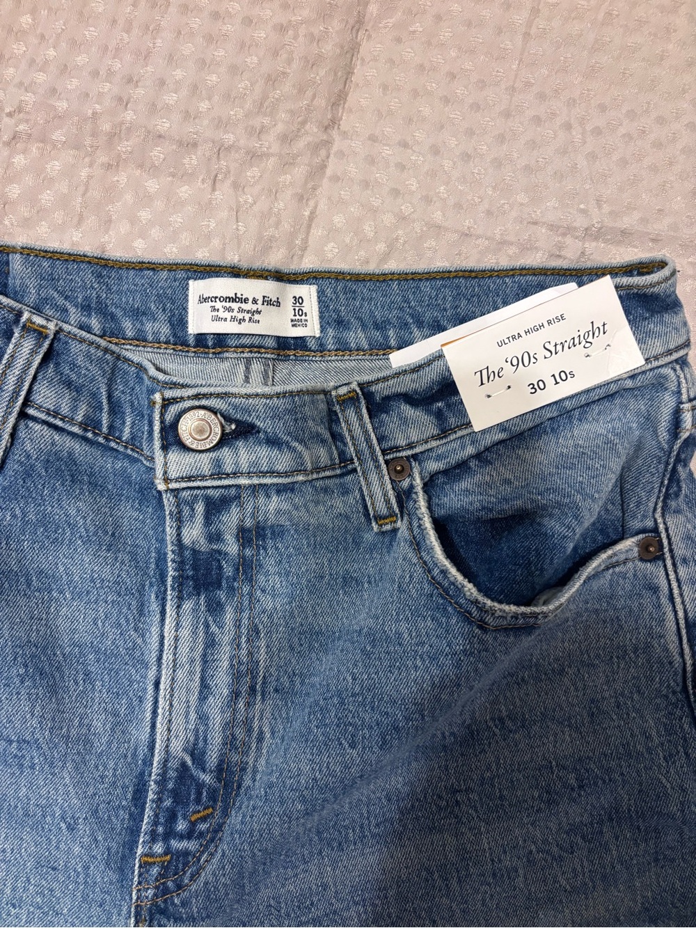 Abercrombie & Fitch 90’s Straight Ultra High Rise - Picture 3 of 4